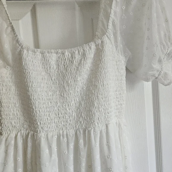 Le Lis White Puff Sleeve Sundress - Picture 7 of 7